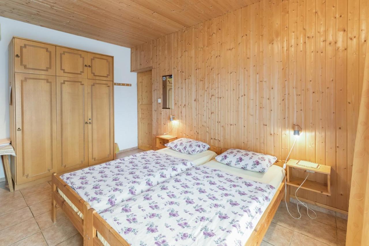 Ines & Hans Tar-Vabriga Exteriör bild
